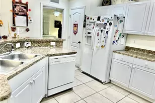 2903 38th St SW, Lehigh Acres, FL 33976 - Photo 9