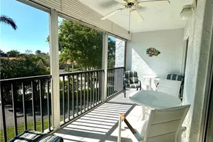 555 Park Shore Dr, Naples, FL 34103 - Photo 31