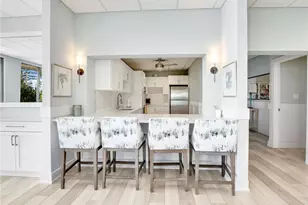 555 Park Shore Dr, Naples, FL 34103 - Photo 35