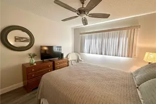 555 Park Shore Dr, Naples, FL 34103 - Photo 27