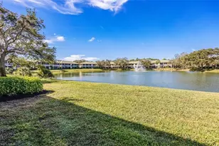 558 Vintage Reserve Ln, Naples, FL 34119 - Photo 5