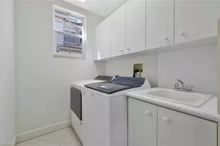 558 Vintage Reserve Ln, Naples, FL 34119 - Photo 17