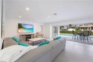 1250 Tuna Ct, Naples, FL 34102 - Photo 23