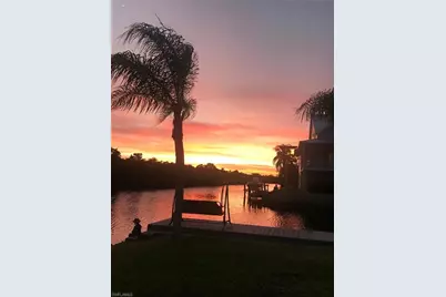 1277 Grand Canal Dr, Naples, FL 34110 - Photo 25