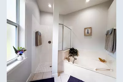 516 Eagle Creek Dr, Naples, FL 34113 - Photo 17