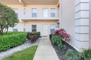 3250 Cypress Glen Way, Naples, FL 34109 - Photo 5