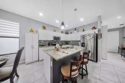 8805 Madrid Cir, Naples, FL 34104 - Photo 19