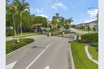 8805 Madrid Cir, Naples, FL 34104 - Photo 35