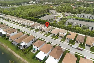 8805 Madrid Cir, Naples, FL 34104 - Photo 9