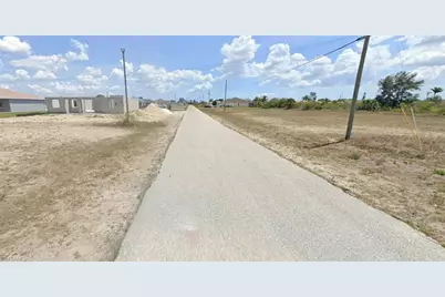 2326 NE 6th Ave, Cape Coral, FL 33909 - Photo 5