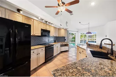 726 NW 37th Pl, Cape Coral, FL 33993 - Photo 11