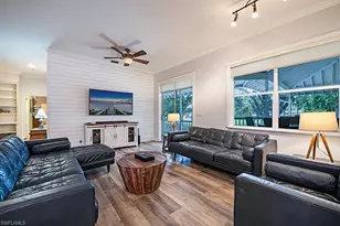 5070 Palmetto Woods Dr, Naples, FL 34119 - Photo 7