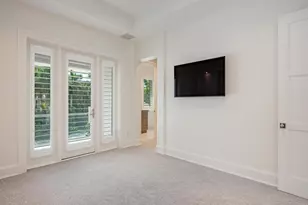 605 Galleon Dr, Naples, FL 34102 - Photo 25