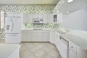 2405 Hidden Lake Dr, Naples, FL 34112 - Photo 7