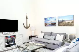 586 Beachwalk Cir, Naples, FL 34108 - Photo 13