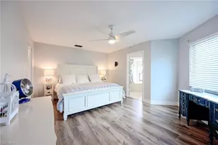 586 Beachwalk Cir, Naples, FL 34108 - Photo 15