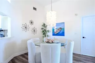 586 Beachwalk Cir, Naples, FL 34108 - Photo 9