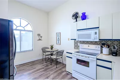 586 Beachwalk Cir #O-305, Naples, FL 34108 - Photo 7