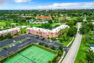 100 Forest Lakes Blvd, Naples, FL 34105 - Photo 3