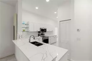 101 Amblewood Ln, Naples, FL 34105 - Photo 13