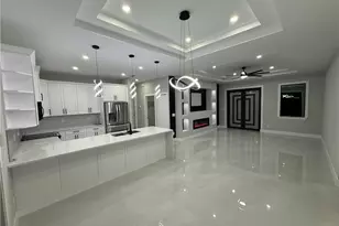 912 NE 14th Ave, Cape Coral, FL 33909 - Photo 5