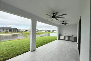 912 NE 14th Ave, Cape Coral, FL 33909 - Photo 25