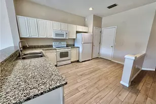 912 Hampton Cir, Naples, FL 34105 - Photo 3