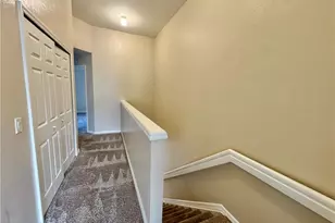 912 Hampton Cir, Naples, FL 34105 - Photo 9