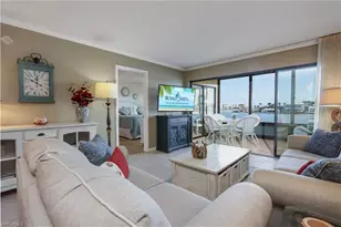 271 Southbay Dr, Naples, FL 34108 - Photo 9