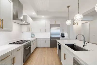 875 6th Ave S #304, Naples, FL 34102 - Photo 7