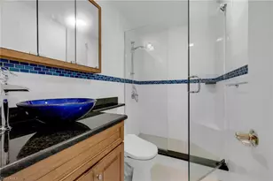 2121 Gulf Shore Blvd N, Naples, FL 34102 - Photo 9