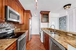 2121 Gulf Shore Blvd N, Naples, FL 34102 - Photo 5