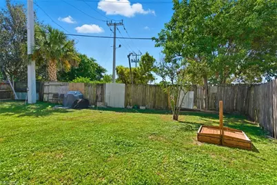 1000 S Alhambra Cir, Naples, FL 34103 - Photo 37