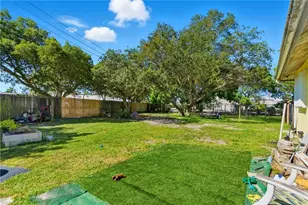 1000 S Alhambra Cir, Naples, FL 34103 - Photo 41