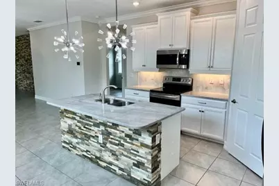 28442 Captiva Shell Loop, Bonita Springs, FL 34135 - Photo 5