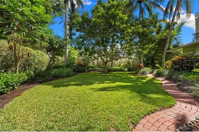 280 4th Ave N, Naples, FL 34102 - Photo 21