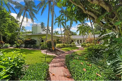 280 4th Ave N, Naples, FL 34102 - Photo 1