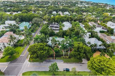 280 4th Ave N, Naples, FL 34102 - Photo 31