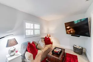 542 110th Ave N, Naples, FL 34108 - Photo 5