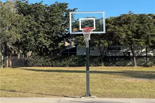 972 Hampton Cir, Naples, FL 34105 - Photo 23