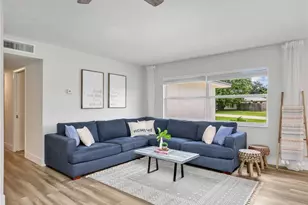 3511 Santiago Way, Naples, FL 34105 - Photo 9