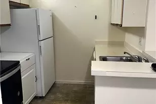 153 Santa Clara Dr, Naples, FL 34104 - Photo 5