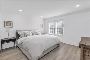 271 Broad Ave S, Naples, FL 34102 - Photo 7