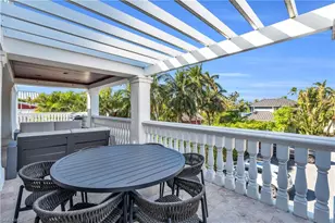 271 Broad Ave S, Naples, FL 34102 - Photo 15