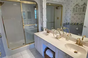 8405 Excalibur Cir, Naples, FL 34108 - Photo 17