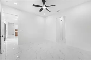 922 Richmond Ave N, Lehigh Acres, FL 33972 - Photo 35