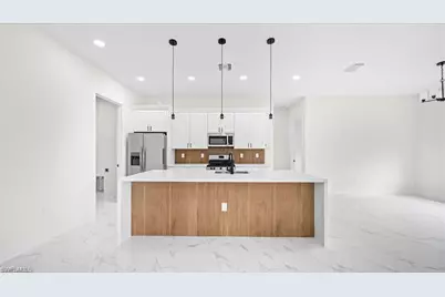 922 Richmond Ave N, Lehigh Acres, FL 33972 - Photo 21