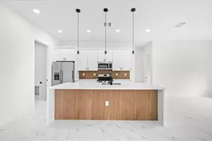 922 Richmond Ave N, Lehigh Acres, FL 33972 - Photo 21