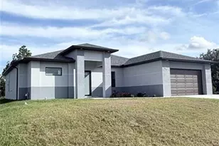 922 Richmond Ave N, Lehigh Acres, FL 33972 - Photo 7