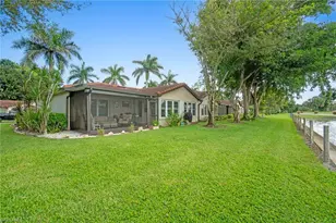 1037 Forest Lakes Dr, Naples, FL 34105 - Photo 25